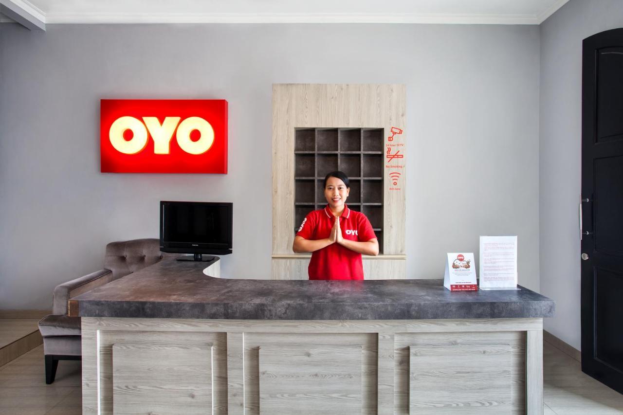 Oyo 105 La Maison D Ilona Giacarta Esterno foto